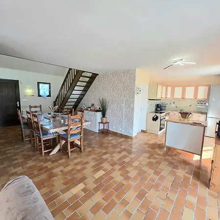 בית נופש Les Volets Bleus *